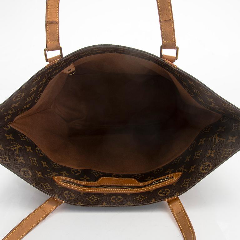 Louis Vuitton, a Monogram Canvas 'Sac Shopping' bag.