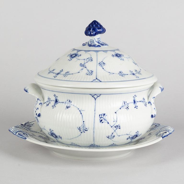 A 'Blue Fluted Plain' porcelain tureen with cover and stand, Royal Copenhagen, model 222 and 319, 29th century.