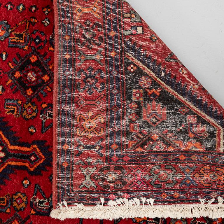 Carpet, oriental, 220 x 147 cm.