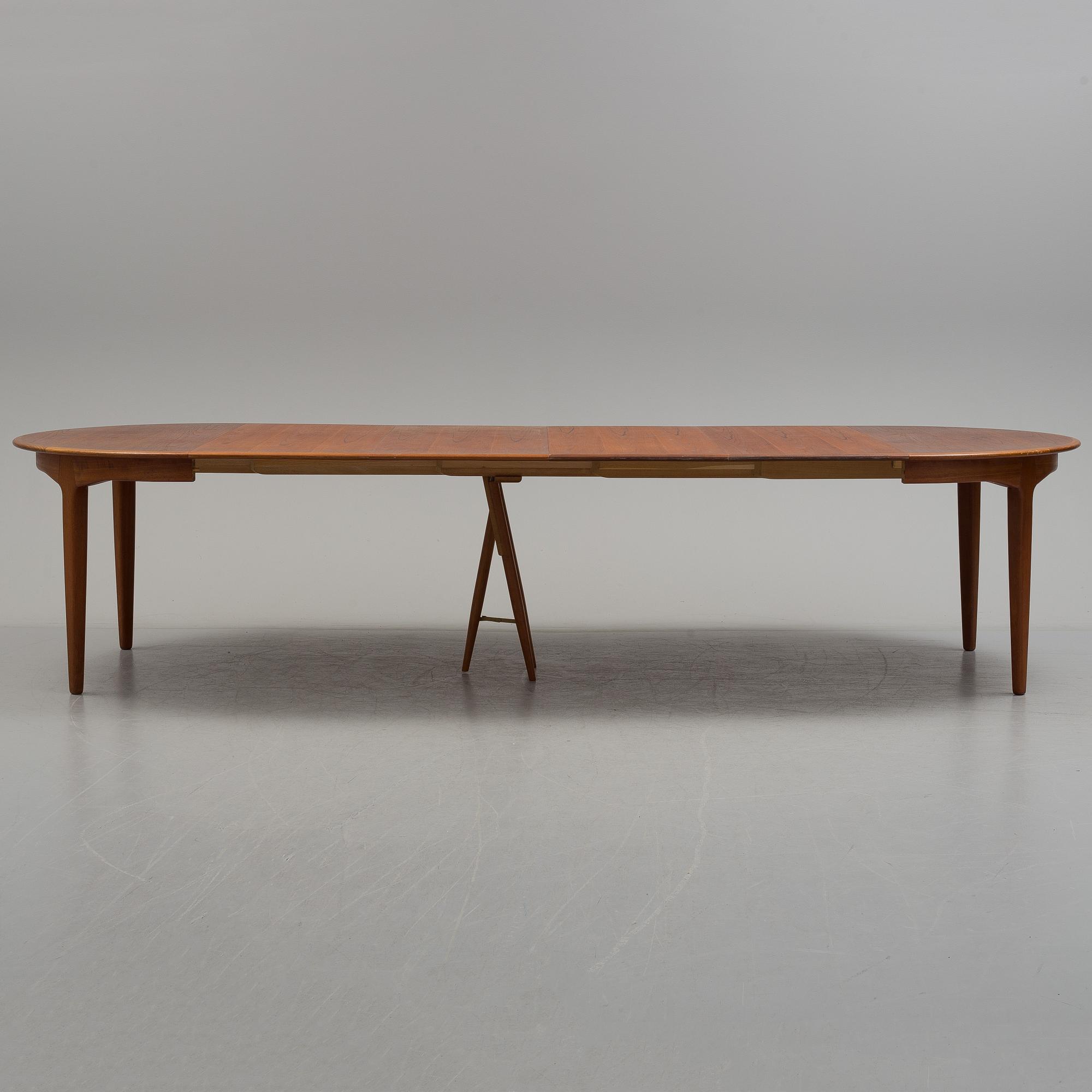 Henning Kjernulf, a dining table, "Model 62", Sorö Stolefabrik, 1960´s.