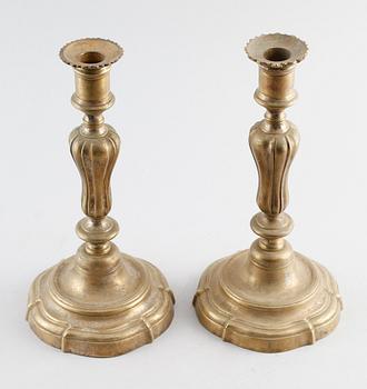 LJUSSTAKAR, 1 par, brons, 1700-tal.