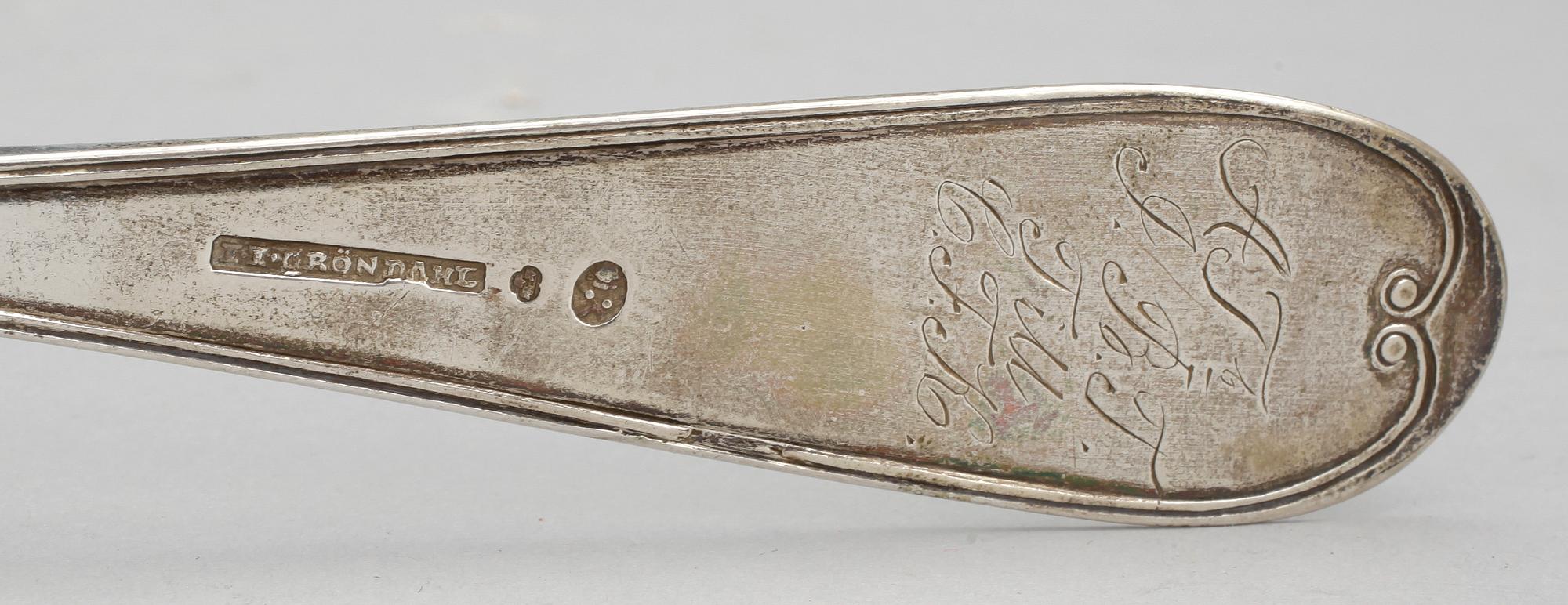 BESTICKDELAR, 8 st, silver, bland annat Lars Grubb (1816-1847) Söderhamn. 1800-tal. Vikt ca 240 gram.