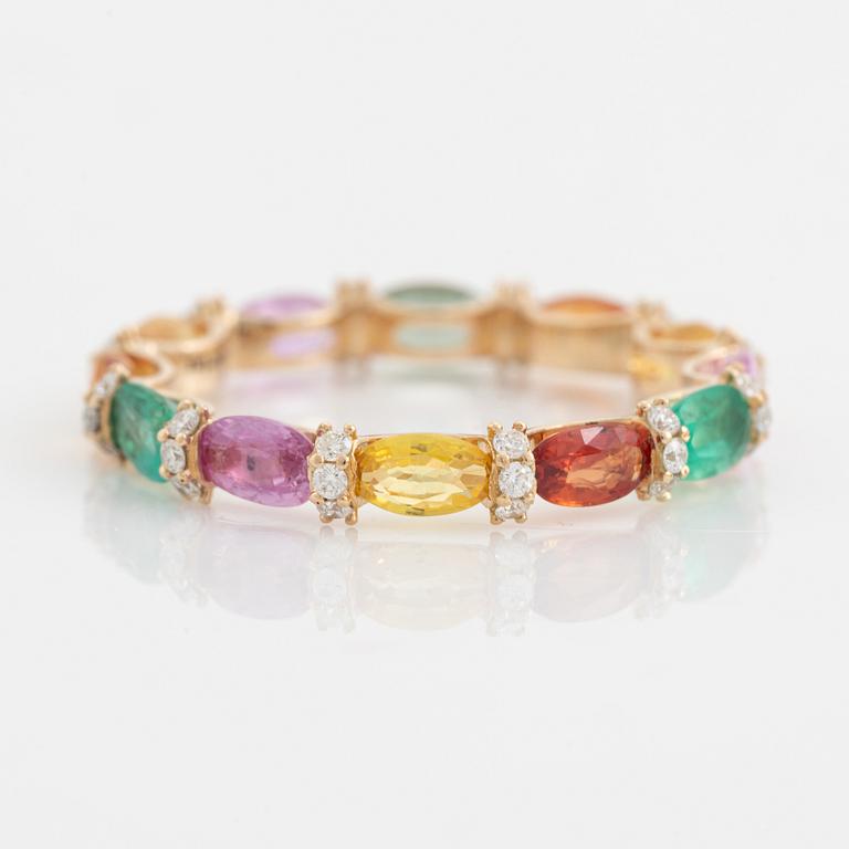 Ring med multifärgade safirer och briljantslipade diamanter.