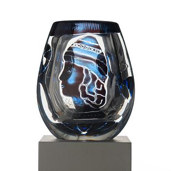 264. Edvin Öhrström, an 'Ariel' glass vase, Orrefors 1956.