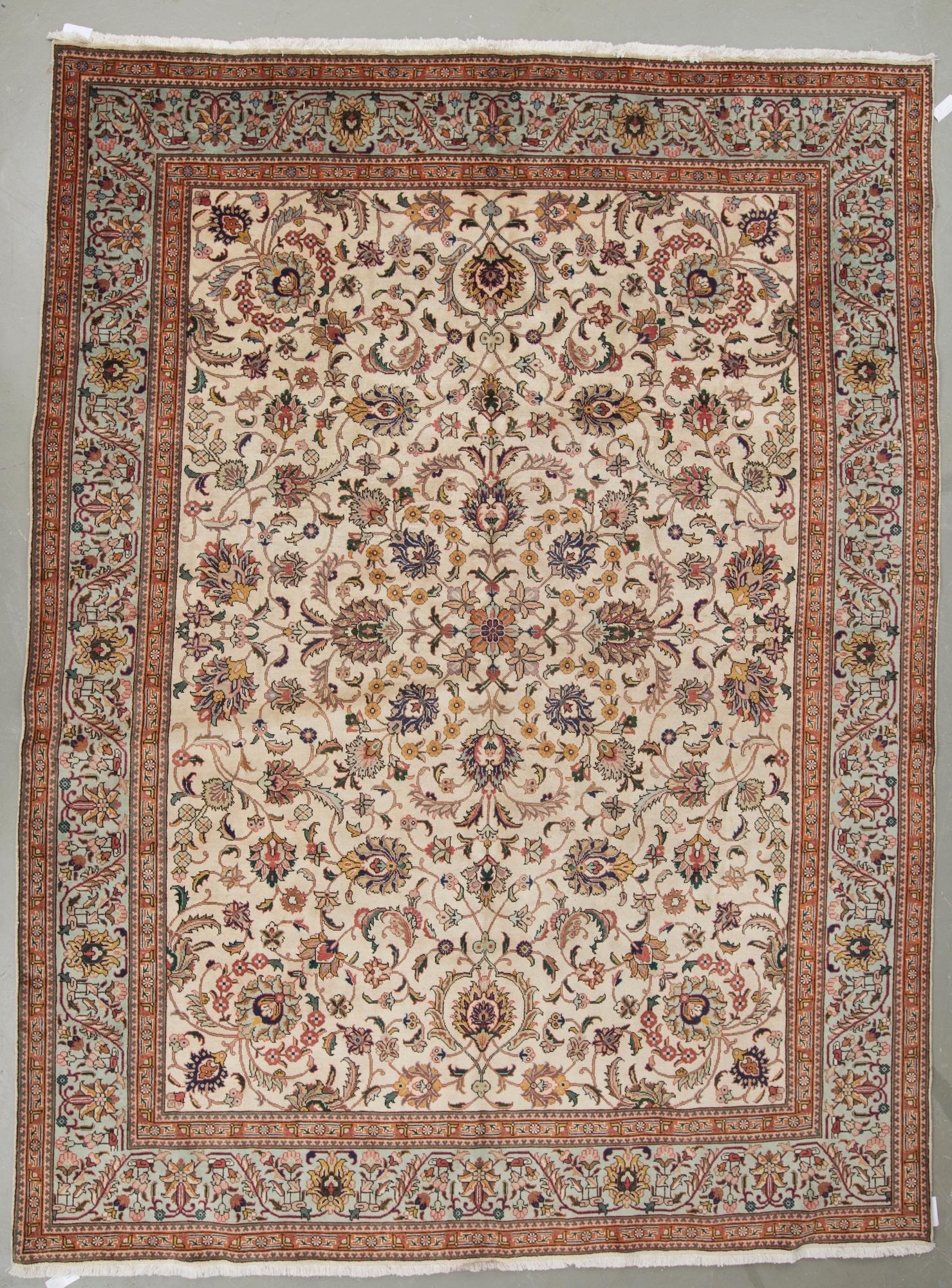 MATTA, Täbris. Ca 385x289 cm.