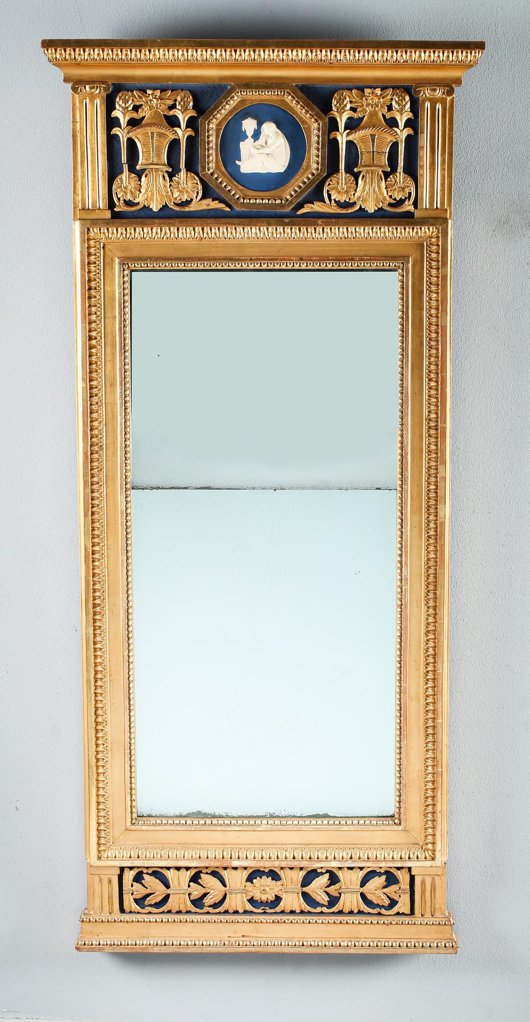 SPEGEL, sengustaviansk, omkring år 1800.