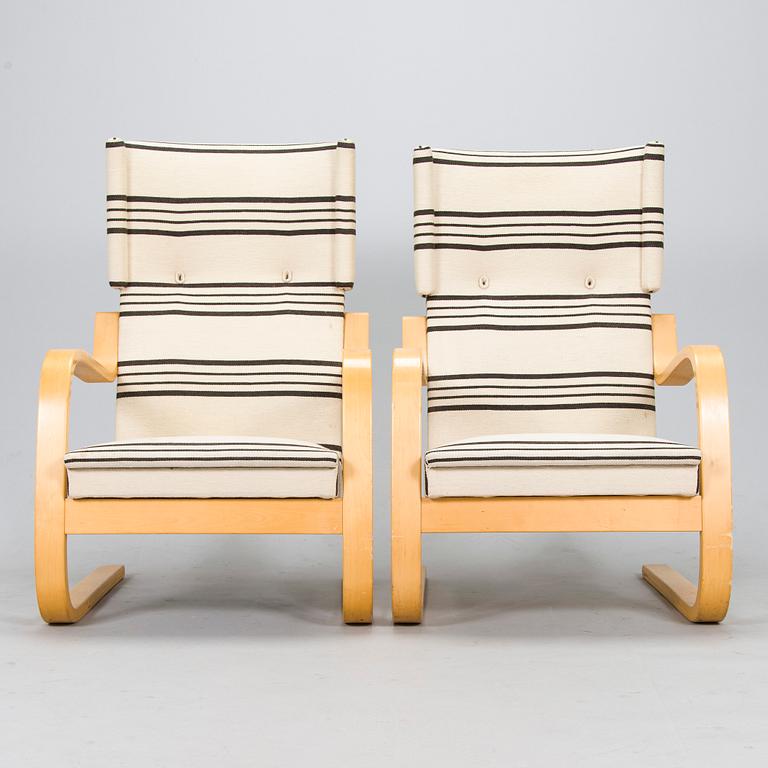 Alvar Aalto, a pair of 1960s '401' armchairs for Artek.