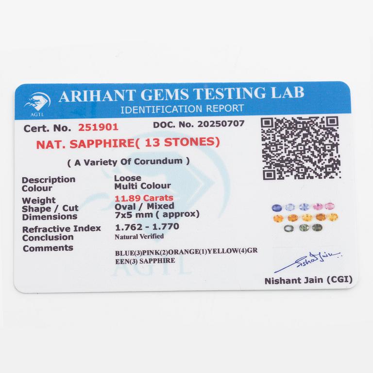 Bracelet 18K white gold set with oval-cut multicoloured sapphires and brilliant-cut diamonds.