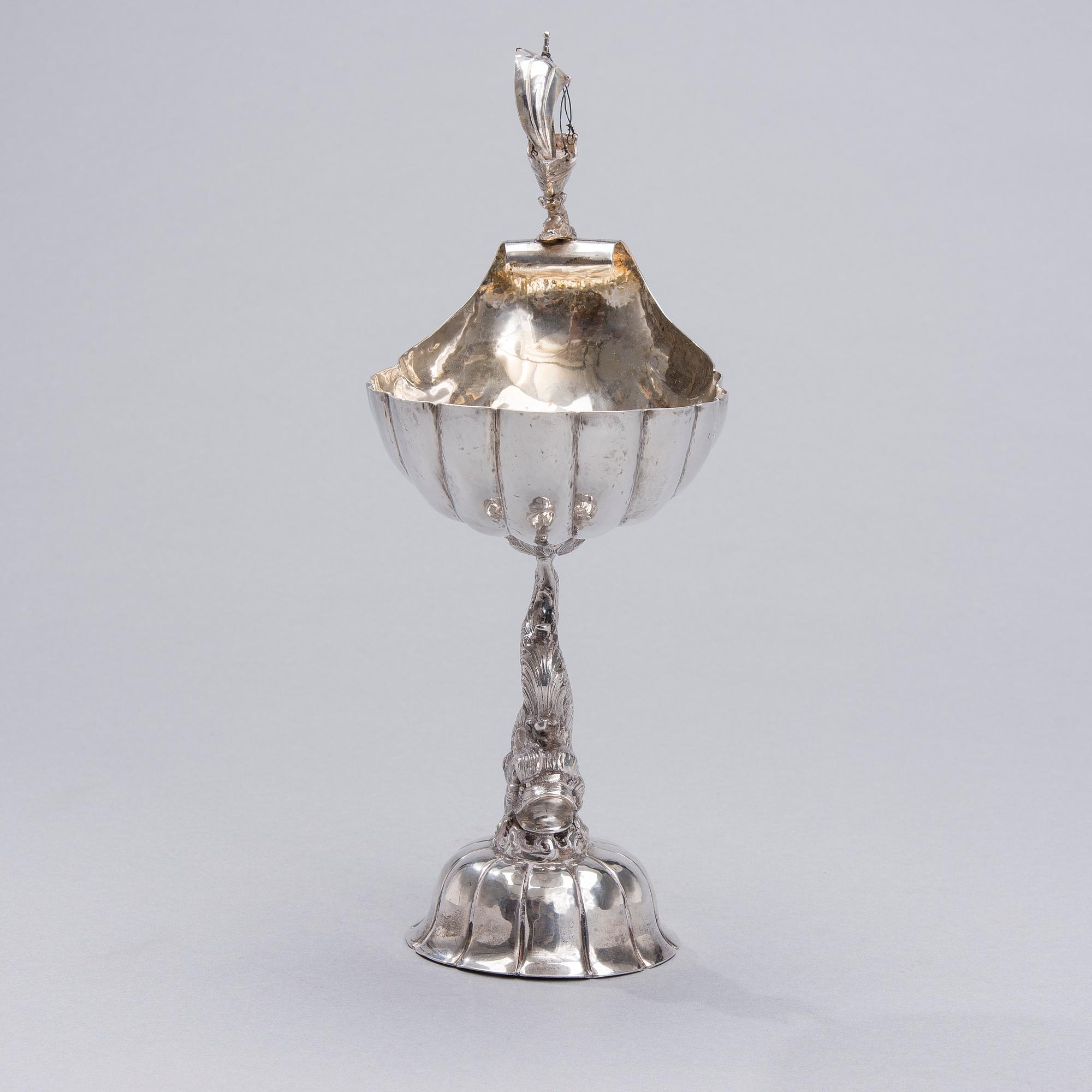 SNÄCKPOKAL PÅ FOT, silver, Tyskland 1900-talets mitt, vikt 324 g.