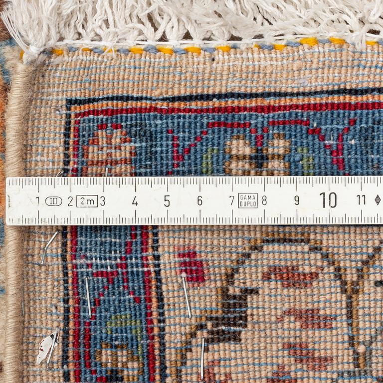 A Semi Antique Keshan carpet, c. 406 x 280 cm.