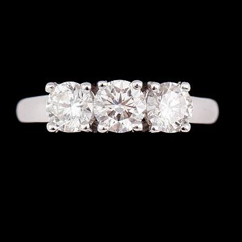 RING, 18 k vitguld, briljantslipade diamanter tot 1.84 ct.