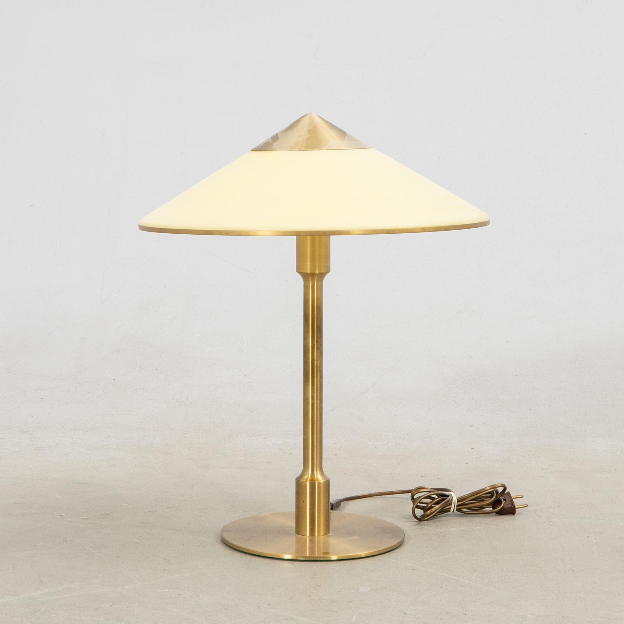 Niels Rasmussen Thykier, bordslampa, modell Kongelys T3, Fog & Mörup.