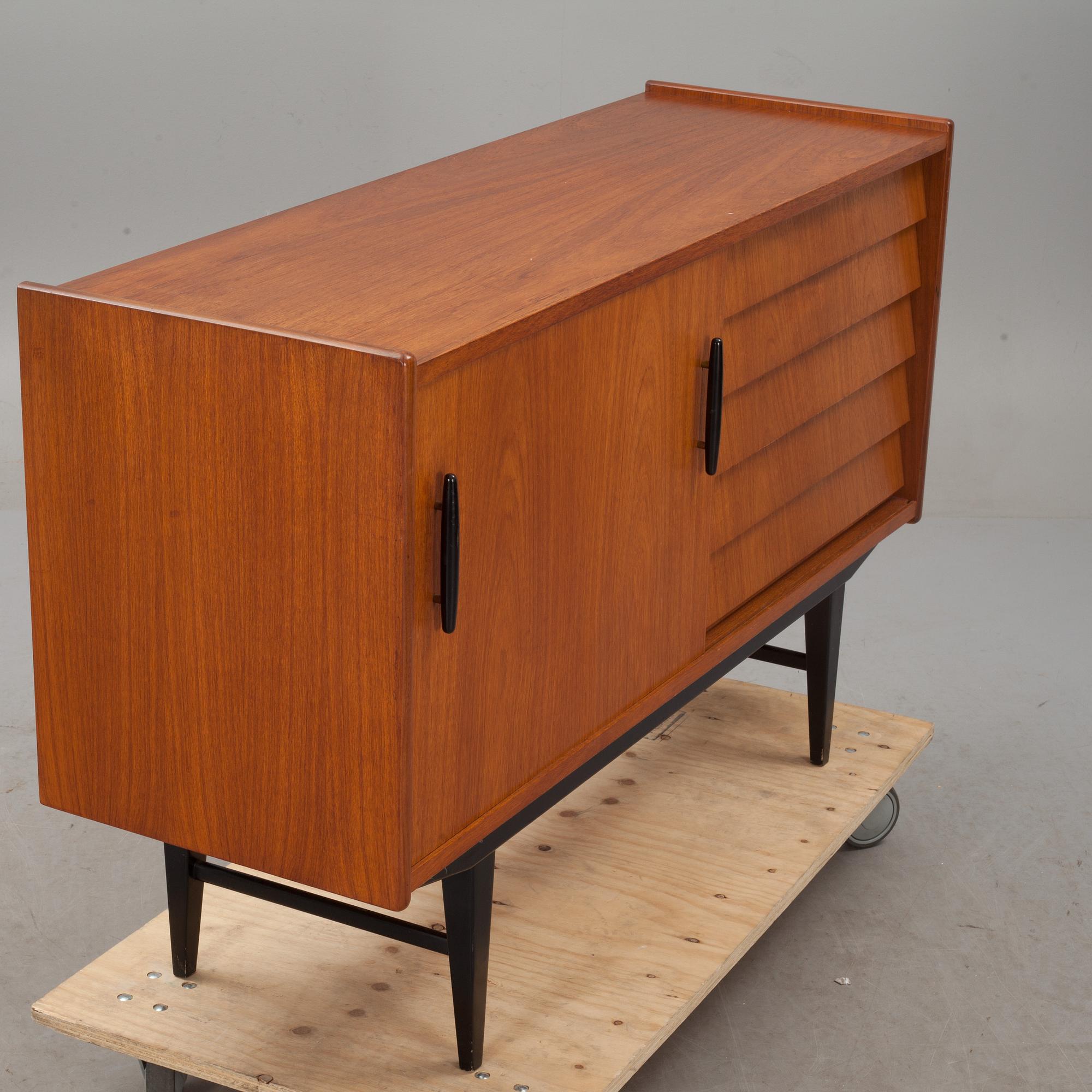 SIDEBOARD, Troeds, Bjärnum, 1950-tal.