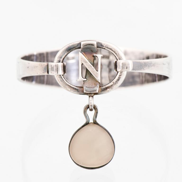 A BERTEL GARDBERG BRACELET, silver, quartz. Tammisaari Finland 1977.