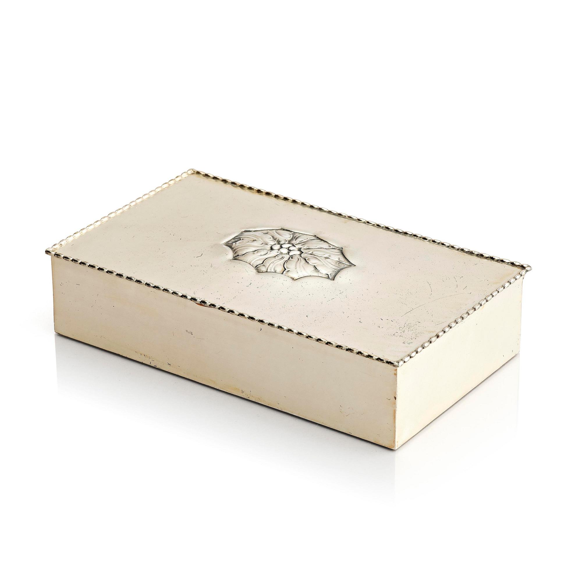 Georg Jensen, cigarrskrin, silver, inredning i trä, Köpenhamn 1918.