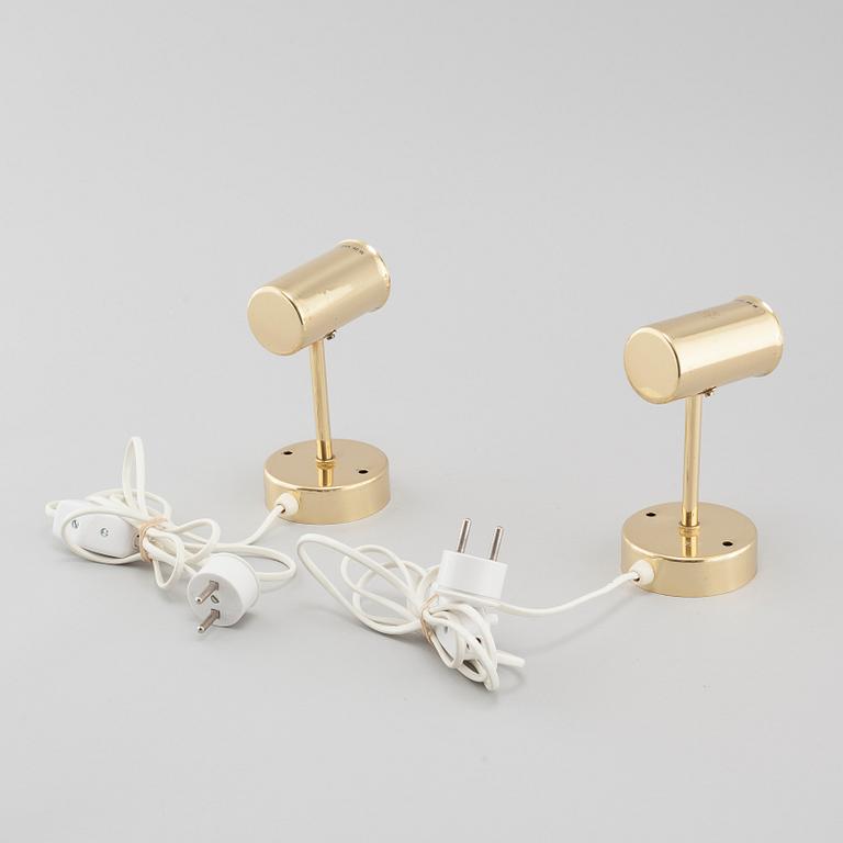 A pair of "V149" wall lamps, designed by Hans-Agne Jakobsson for AB Hans-Agne Jakobsson, 20th century.