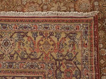 MATTO, an antique Tabriz, ca 378,5-381,5 x 268,5 cm.