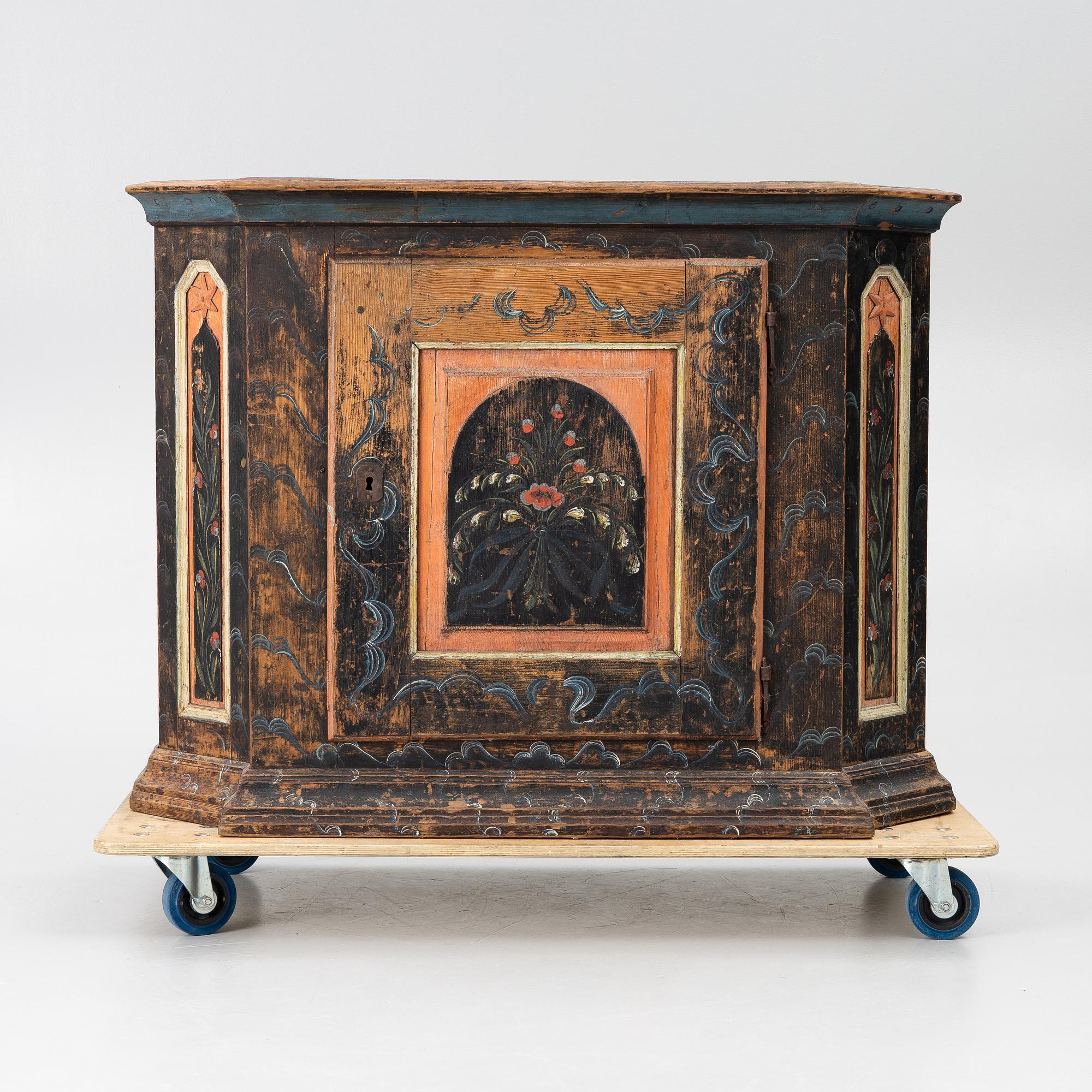 A Swedish folk art cupboard from Hälsingland, early 19th century.