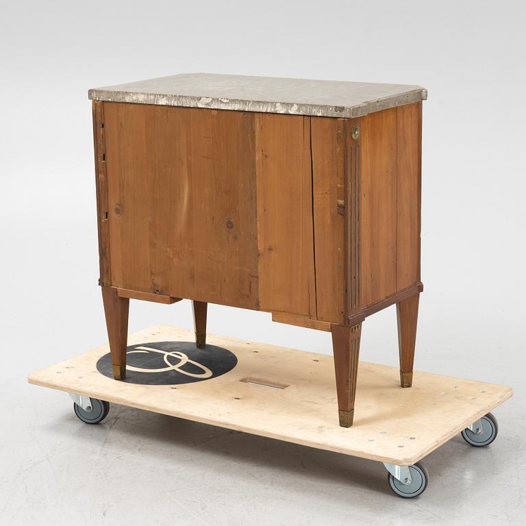 A late Gustavian style chest of drawers, early 20th Century.