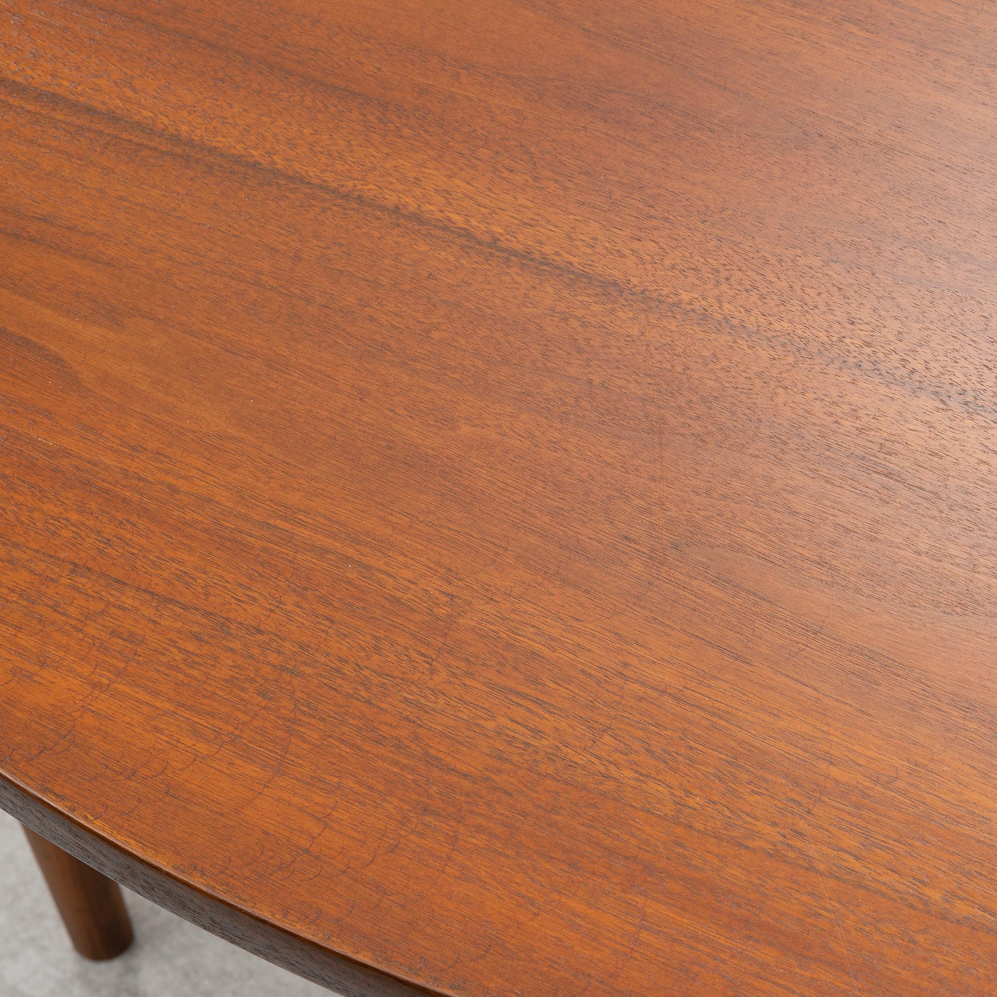 Nils Jonsson, matbord med 6 stolar, Troeds.