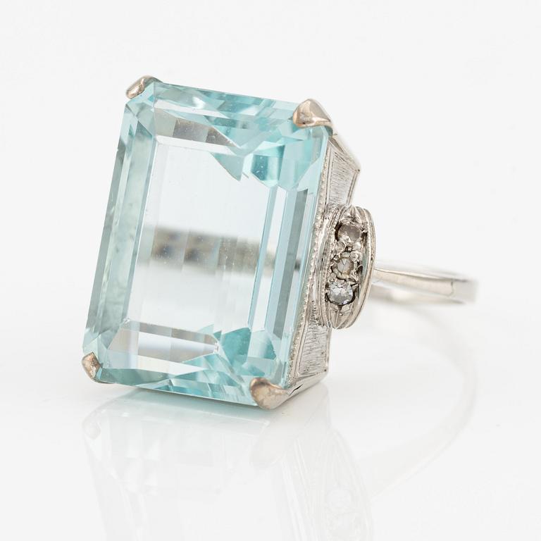 Ring, cocktail ring with emerald-cut aquamarine and octagon-cut diamonds.