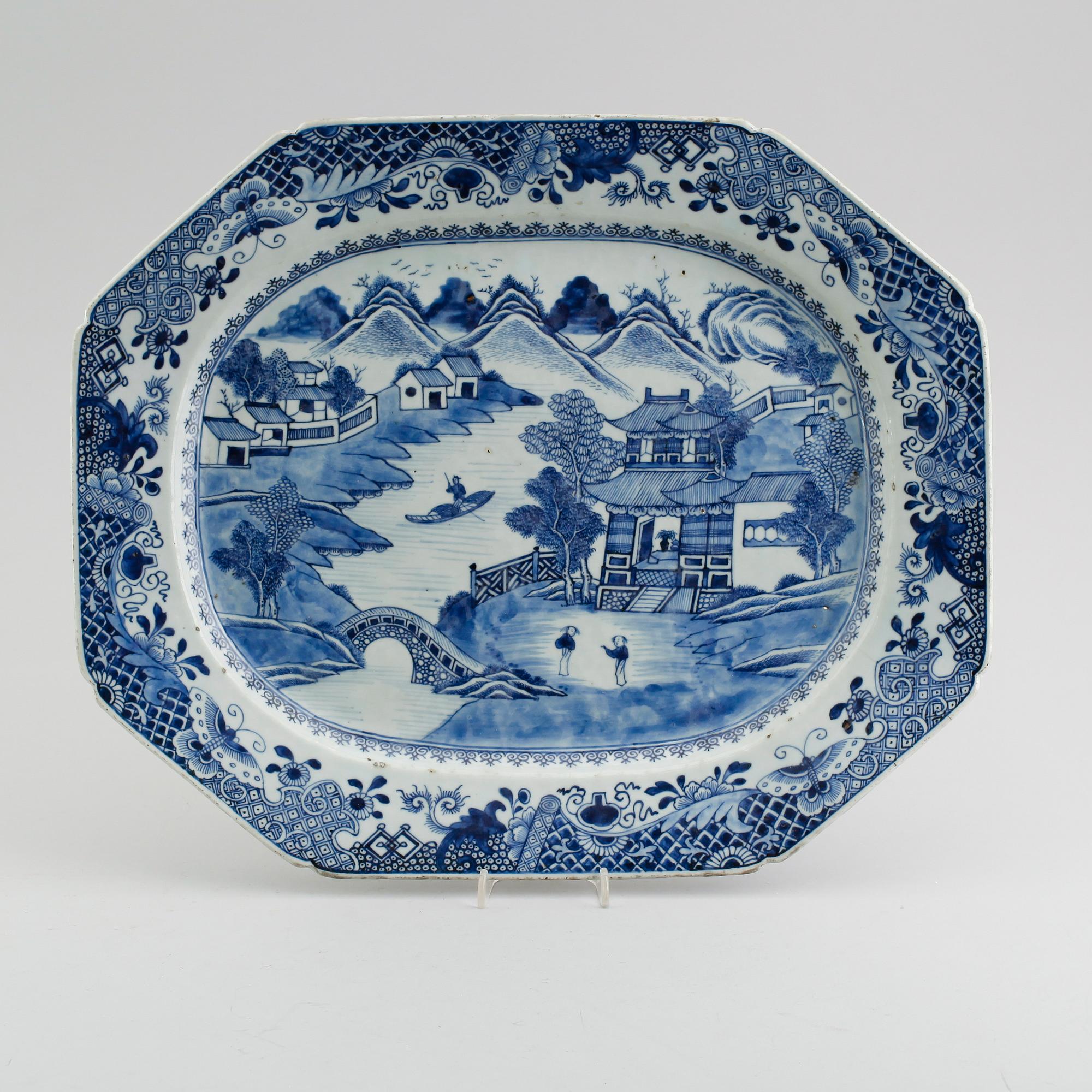 STEKFAT, porslin, Kina, Qianlong 1736-1795.