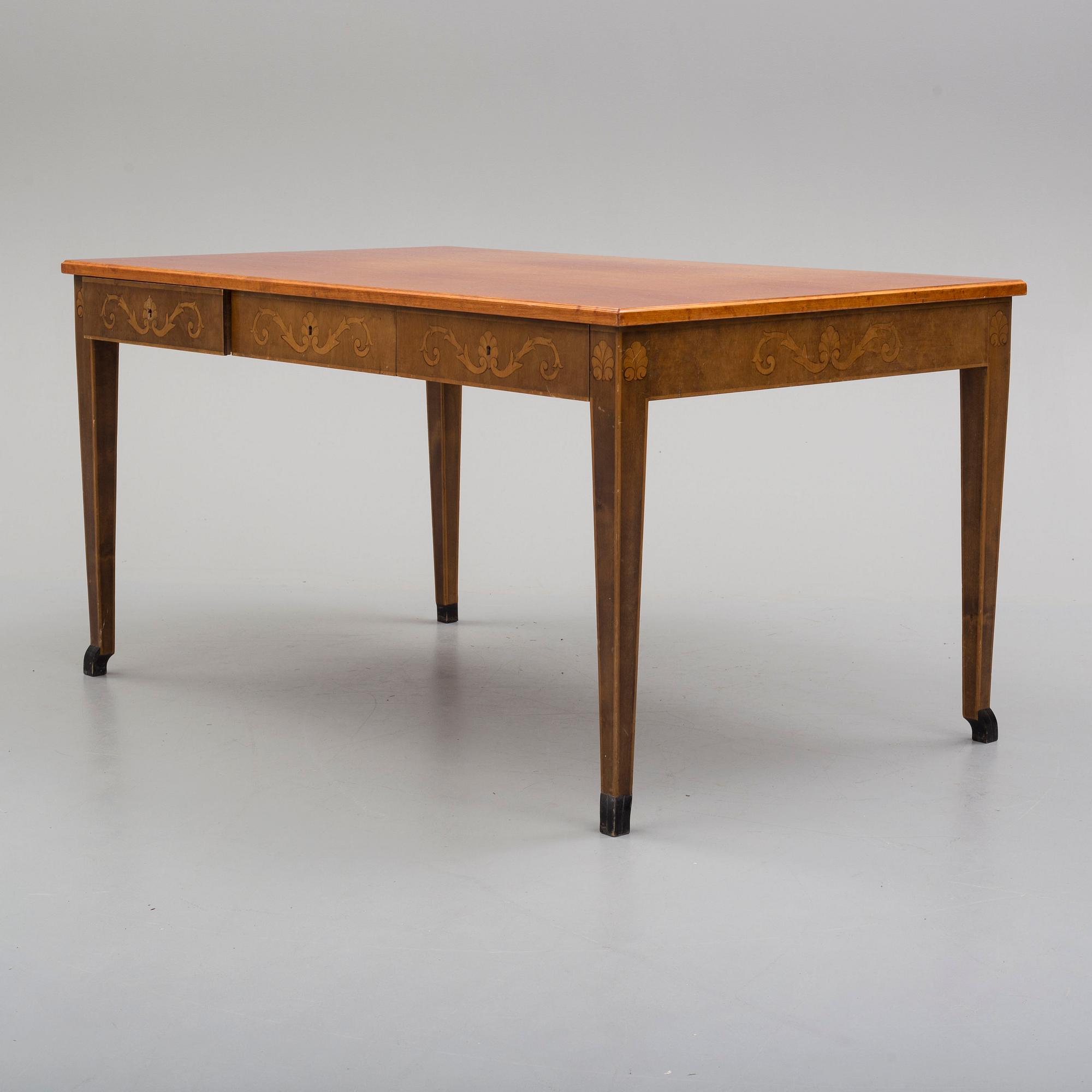 SKRIVBORD, Swedish Grace, 1920-tal.