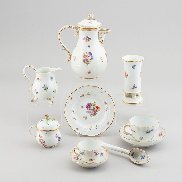 A Meissen porcelain coffee service, 18th and 19th century (24 pieces).