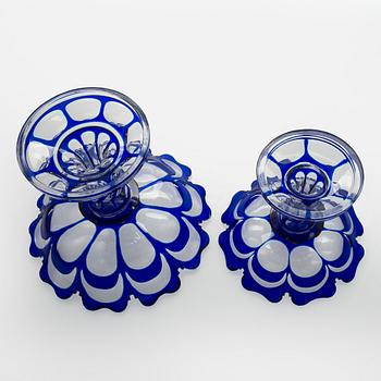 Skålar på fot, 2 st, glas, 1900-tal.