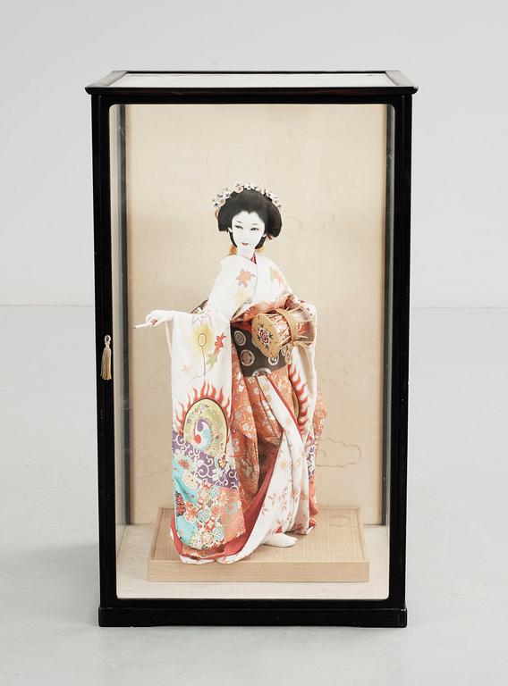 DOCKA MED MONTER, Japan, 1900-tal.