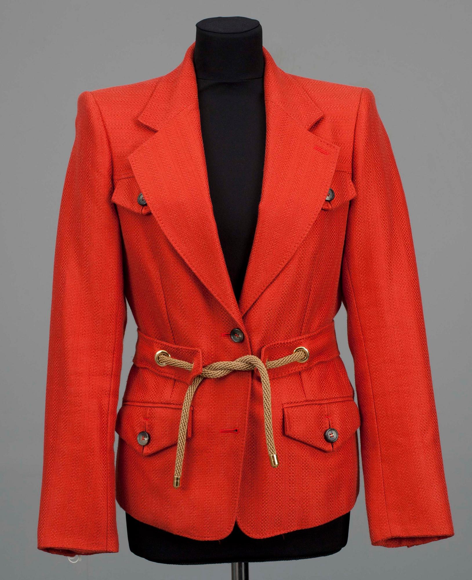 JACKA, Yves Saint Laurent.