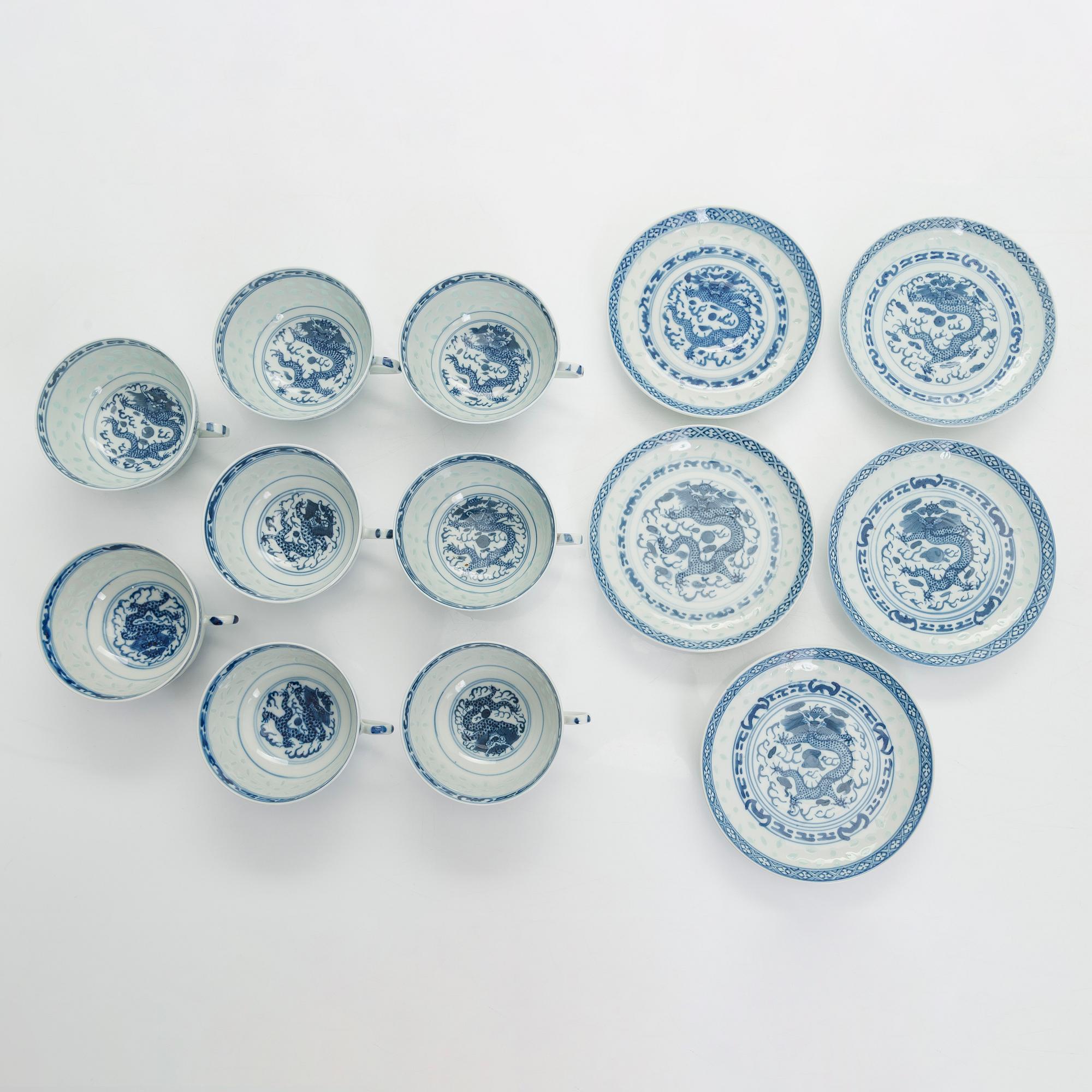 8 kuppia, 5 lautasta, posliini, Kiina, 1900-luvun alku.