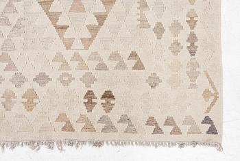 Matta, Kelim, ca 290 x 272 cm.