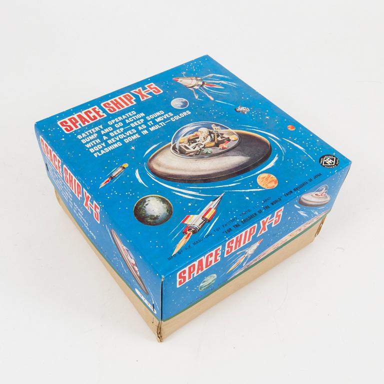 A Masudaya tinplate "Apollo X-5" flying saucer, Japan, 1960s.