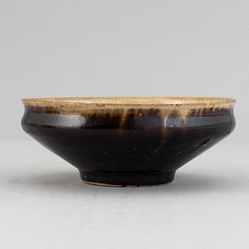 Two bowls, Ming dynasty (1368-1644).