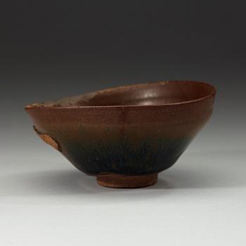 TESKÅL, keramik, temmoku, Jinyao-typ. Songdynastin (960-1279).