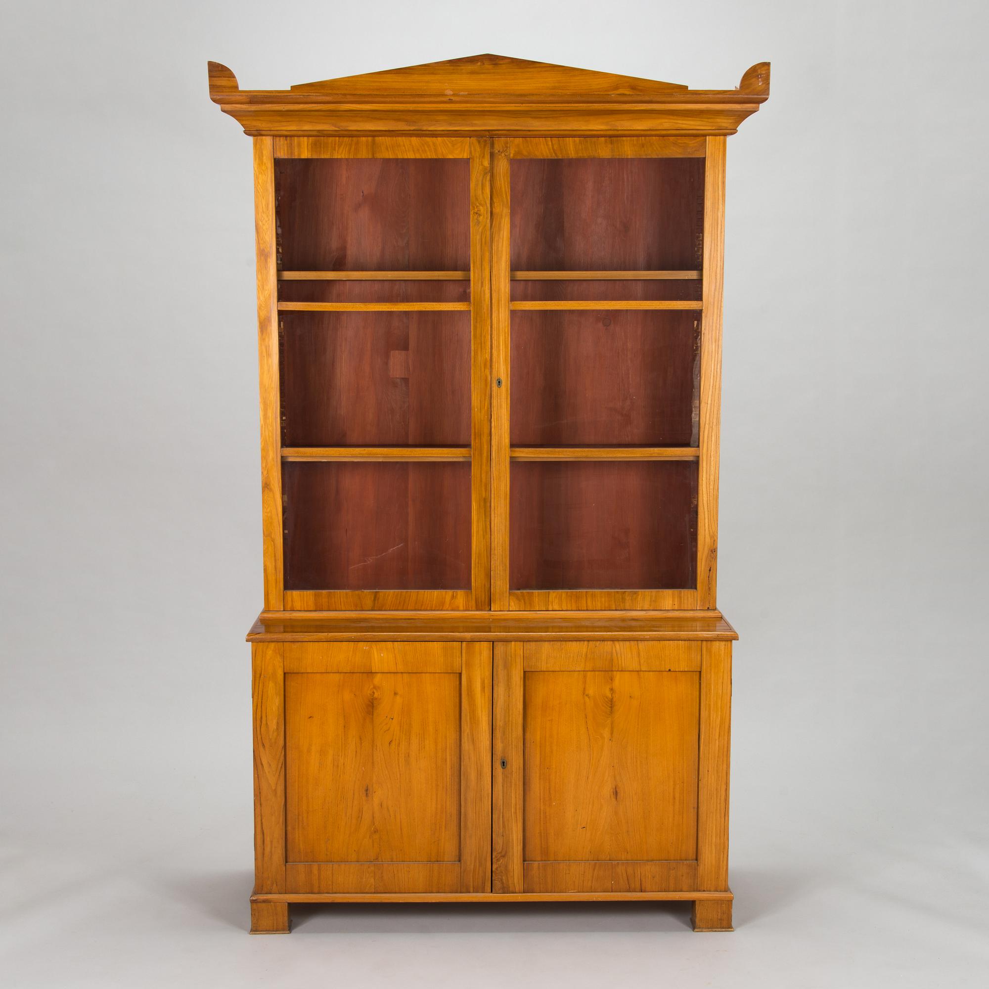 Vitriinikaappi, Kaarle Juhana, n. 1830.