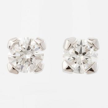 Earrings 18K white gold set with brilliant-cut diamonds, accompanied by GIA dossier.