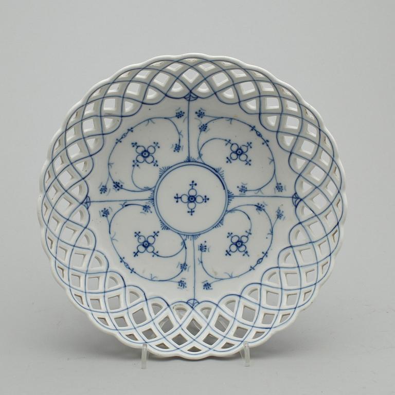 PARTI PORSLIN, 25 delar, bla. "Musselmalet", Royal Copenhagen.