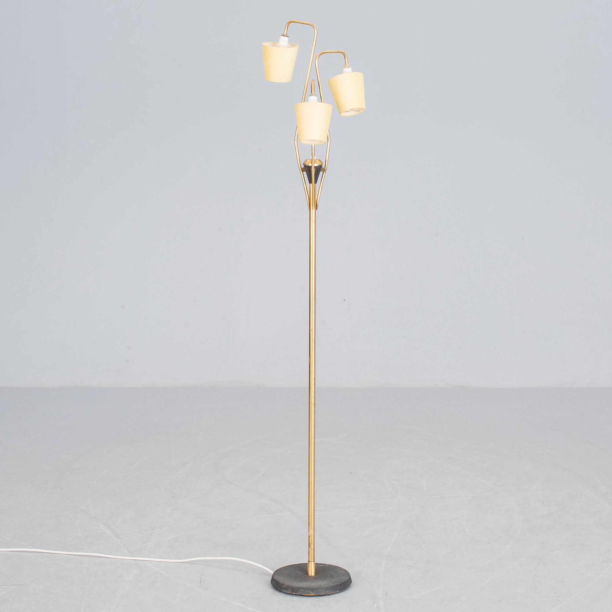 GOLVLAMPA, 1900-talets mitt.