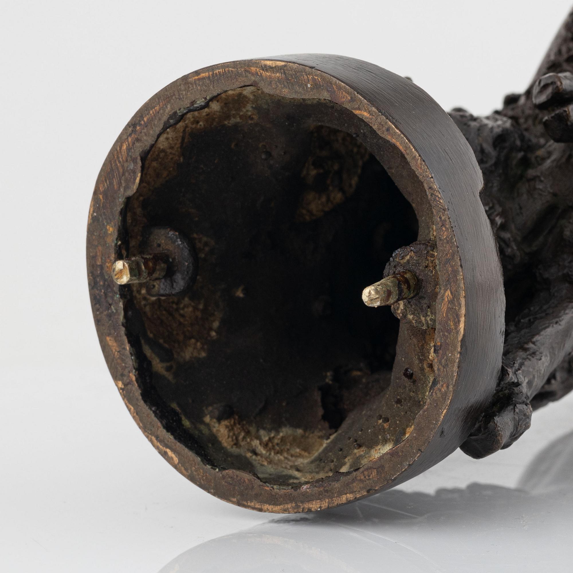 Fritz Schulze, efter, skulptur, signerad, brons, höjd 23 cm (inklusive stenbas 30 cm).