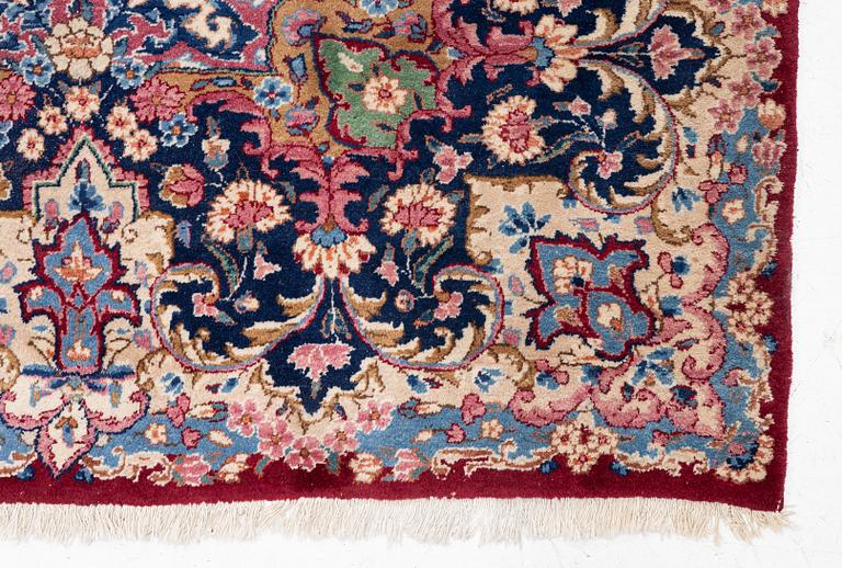 Carpet, Kirman, approx. 420 x 300 cm.