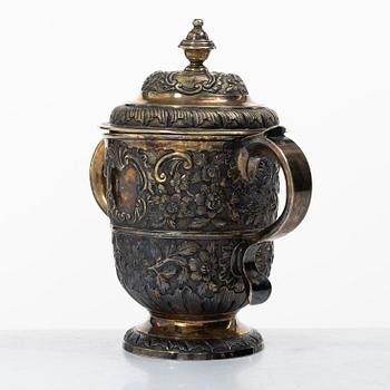 George Boothby, dryckeskanna, förgyllt silver, London 1725.