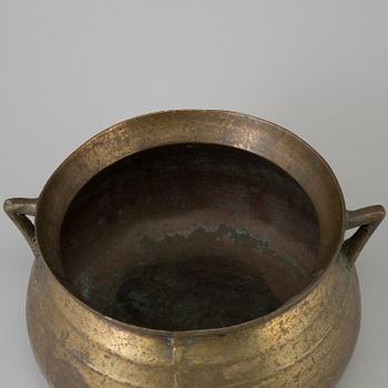 A bronze pot, probably 18th century.