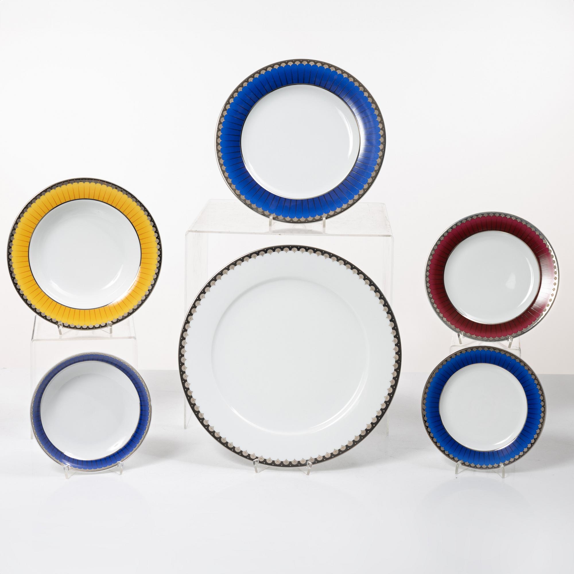 Sigvard Bernadotte, A 314 piece dinner and coffee service, “Marianne Royal Blue”, Christineholm/Fyrklövern, 2000.