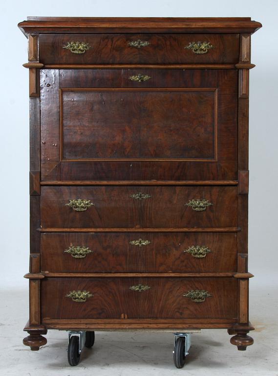 CHIFFONJE, nyrenässans, 1800-talets slut.