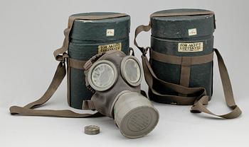 GASMASKER, 2 st, Bicapa, Birger Carlsson & Co AB, Stockholm, märkta 1939.