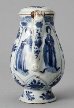 A blue and white jug, Qing dynasty, Kangxi (1662-1722).