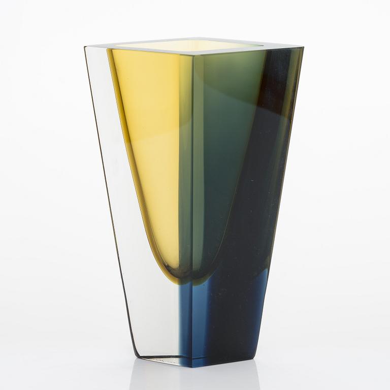 Kaj Franck, A glass vase 'Prisma' signed K. Franck, Nuutajärvi Notsjö -62.