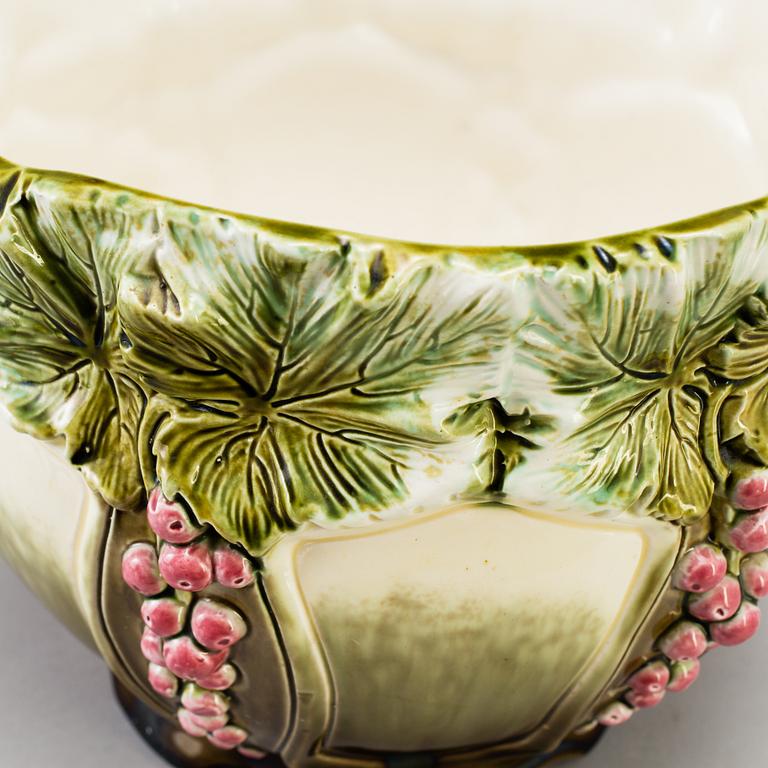 An Art Nouveau majolica plant pot, circa 1900.